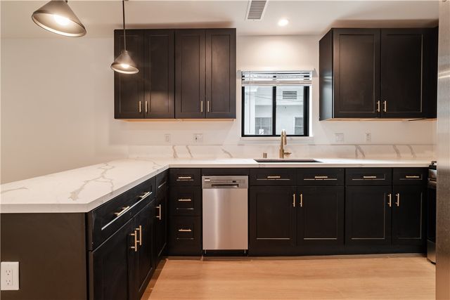 351 S Catalina Street, Los Angeles, CA 90020