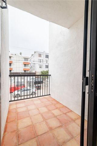 351 S Catalina Street, Los Angeles, CA 90020