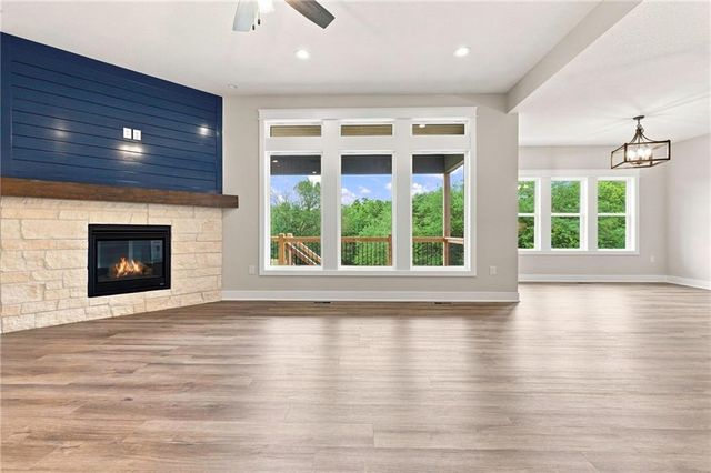 903 Captain Merriman Drive, Freeman, MO 64746