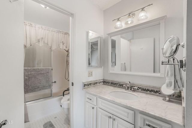 26109 Village 26, Camarillo, CA 93012