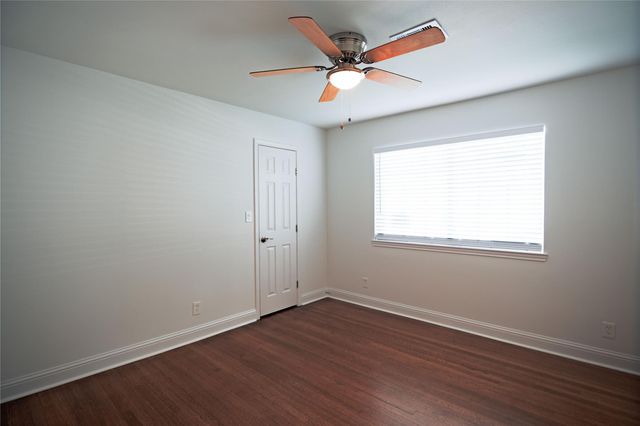 8006 Richmond Avenue, Houston, TX 77063