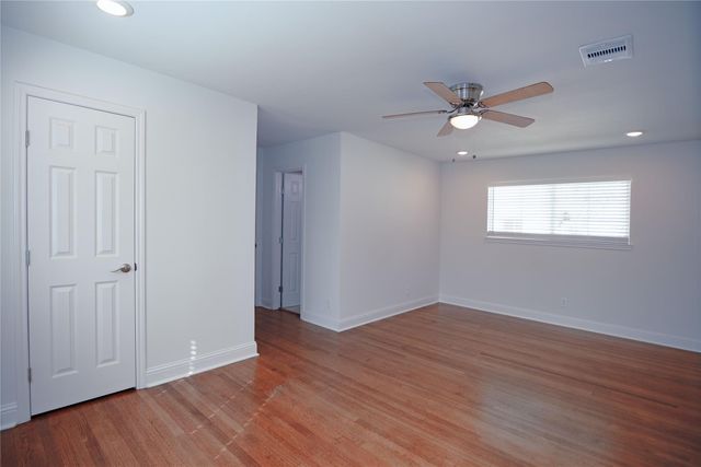 8006 Richmond Avenue, Houston, TX 77063