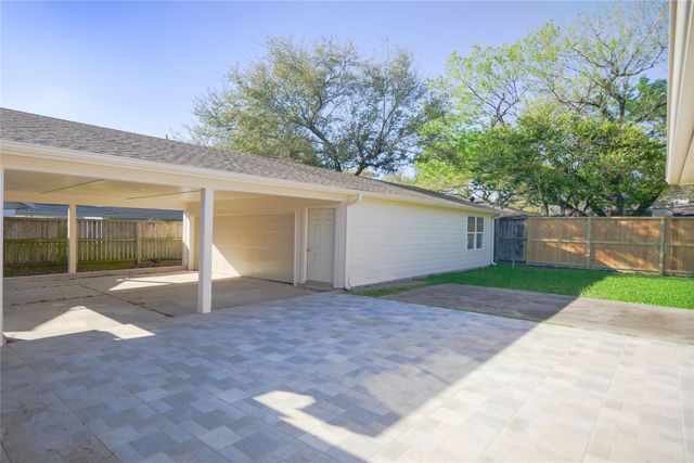 8006 Richmond Avenue, Houston, TX 77063