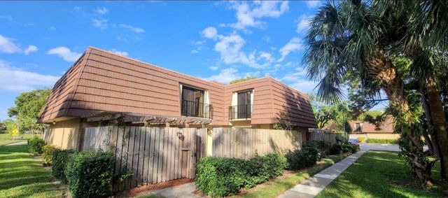 121 1st Lane, Palm Beach Gardens, FL 33418