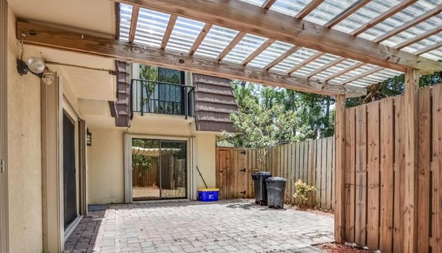 121 1st Lane, Palm Beach Gardens, FL 33418