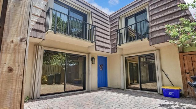 121 1st Lane, Palm Beach Gardens, FL 33418