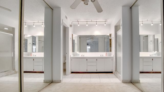121 1st Lane, Palm Beach Gardens, FL 33418