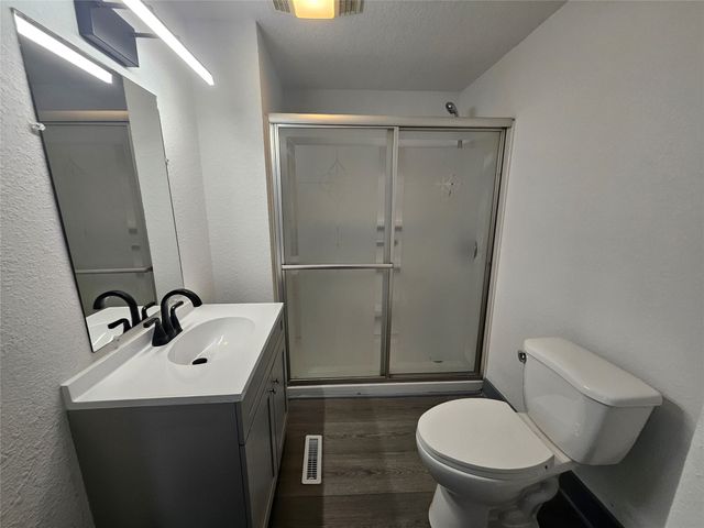 2146 Capitol Avenue, Des Moines, IA 50317