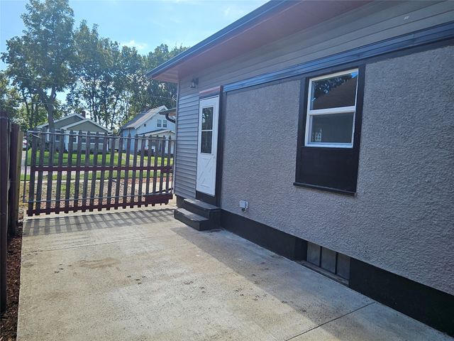 2146 Capitol Avenue, Des Moines, IA 50317