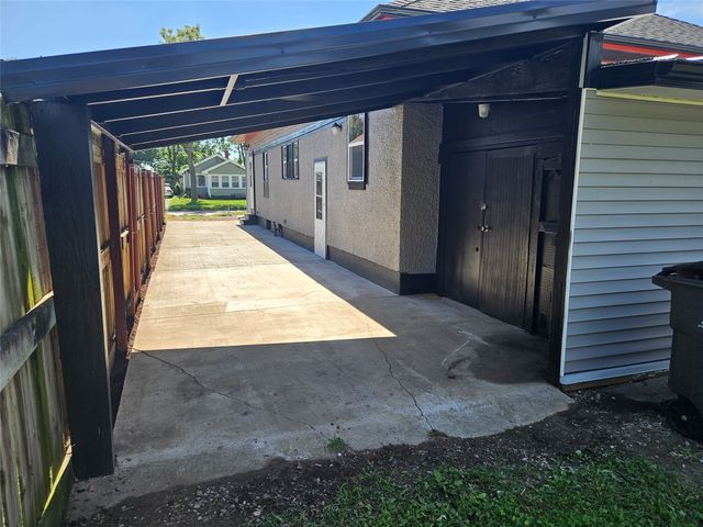 2146 Capitol Avenue, Des Moines, IA 50317