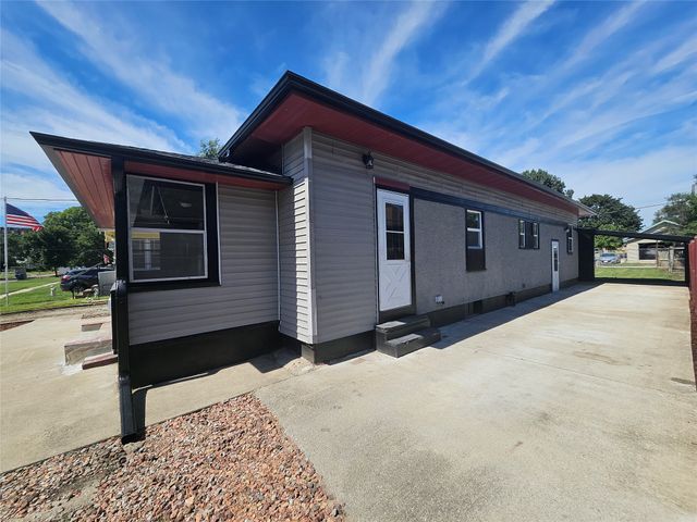 2146 Capitol Avenue, Des Moines, IA 50317