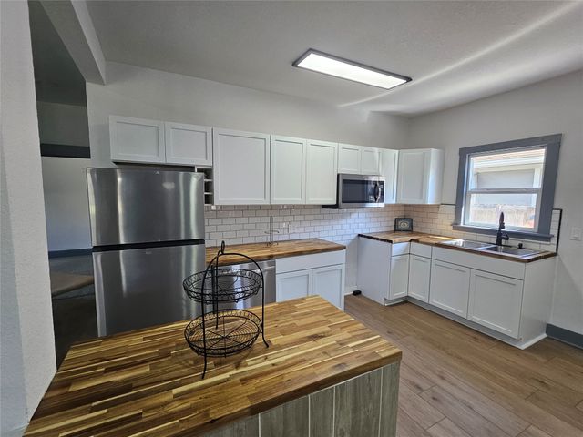 2146 Capitol Avenue, Des Moines, IA 50317
