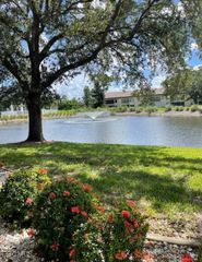 5650 Trailwinds DR 111, Fort Myers, FL 33907