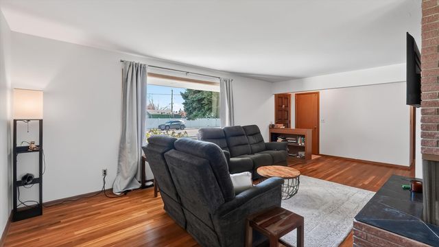 6611 N A St, Spokane, WA 99208