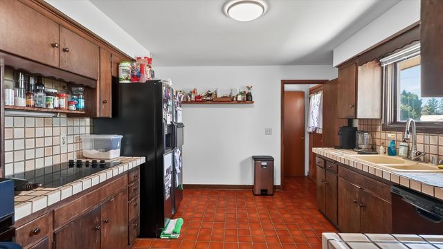 6611 N A St, Spokane, WA 99208