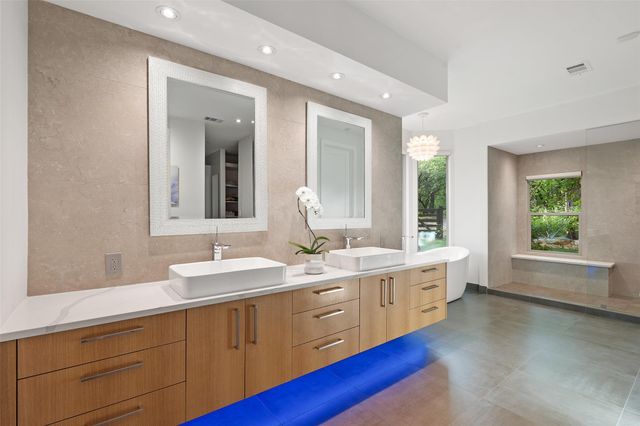 601 Crystal Creek DR, Austin, TX 78746