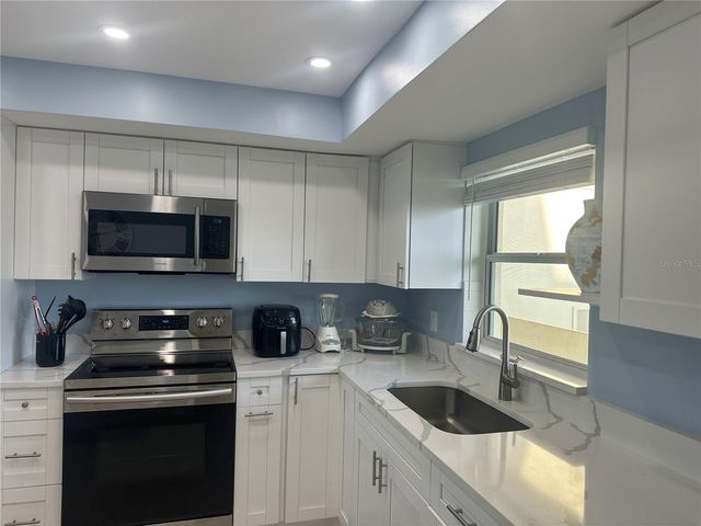 4725 COVE CIRCLE 804, St Petersburg, FL 33708