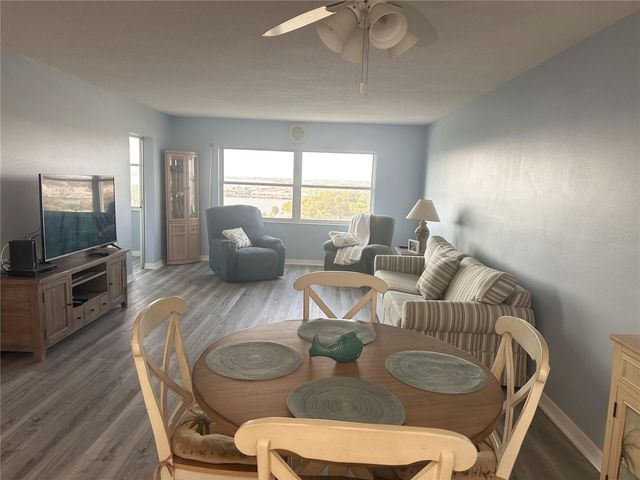 4725 COVE CIRCLE 804, St Petersburg, FL 33708