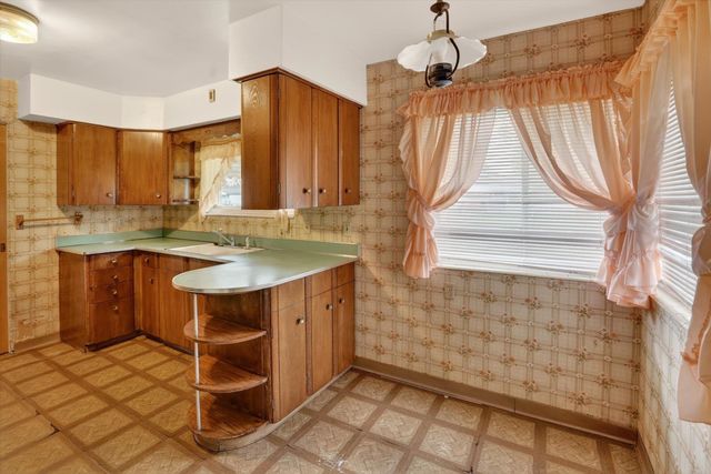 636 Rustic Drive, Saginaw, MI 48604