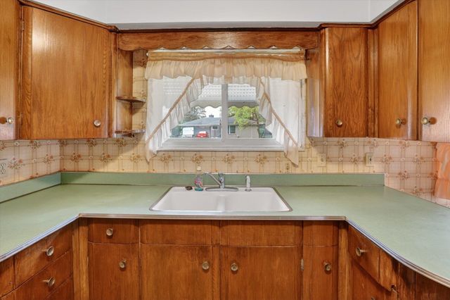 636 Rustic Drive, Saginaw, MI 48604