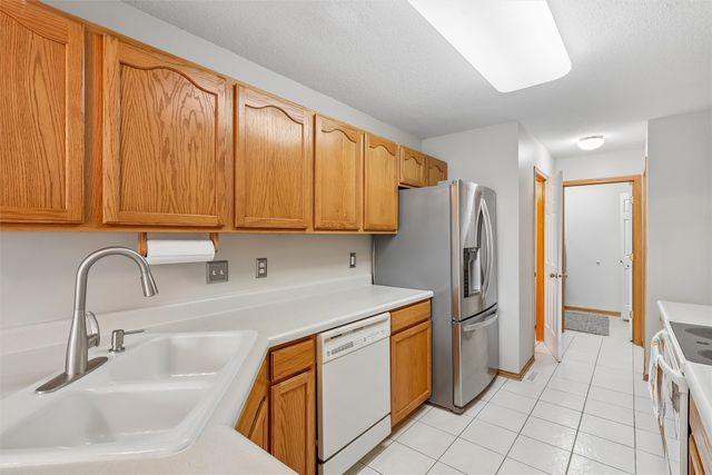 5480 Longview Court 1, Johnston, IA 50131