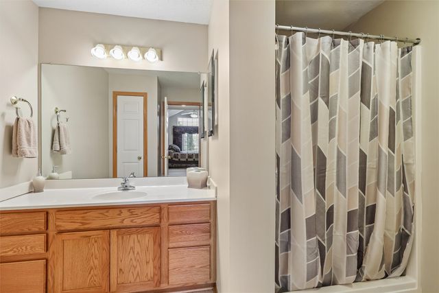 5480 Longview Court 1, Johnston, IA 50131