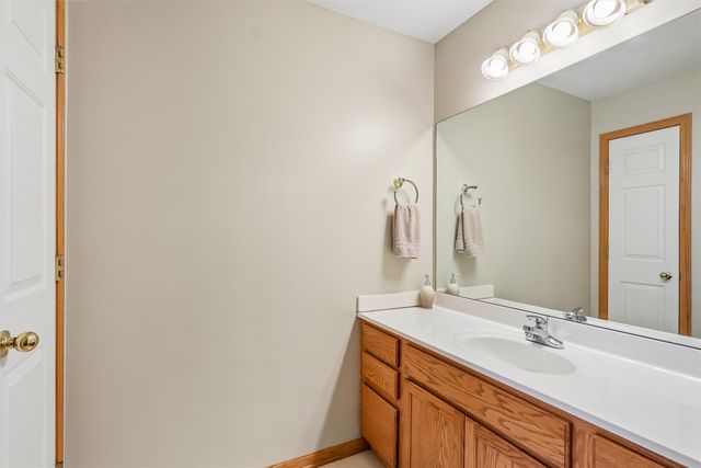 5480 Longview Court 1, Johnston, IA 50131