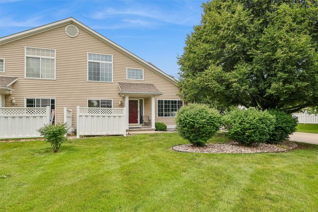 5480 Longview Court 1, Johnston, IA 50131
