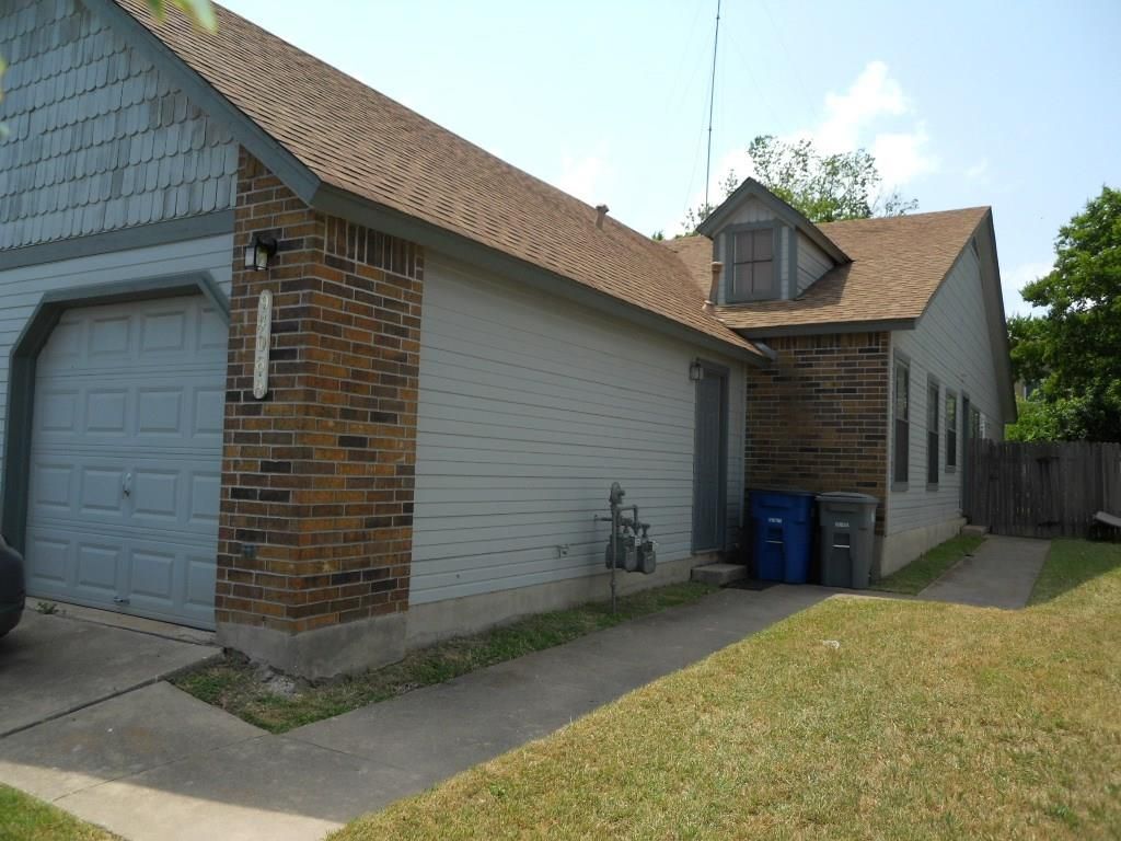 9406 Kempler DR A, Austin, TX 78748