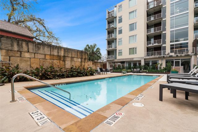210 Lee Barton DR 517, Austin, TX 78704
