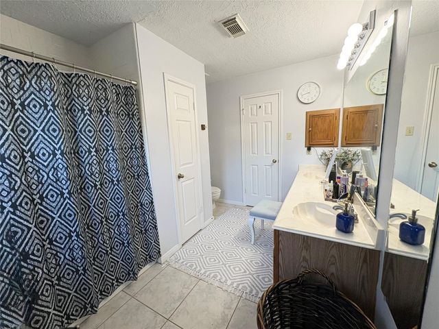 4325 Spoonbill Dr Drive, Seabrook, TX 77586