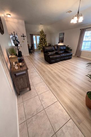 4325 Spoonbill Dr Drive, Seabrook, TX 77586