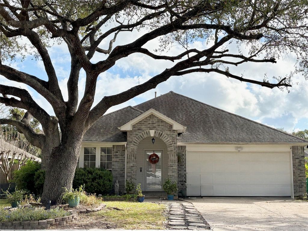 4325 Spoonbill Dr Drive, Seabrook, TX 77586