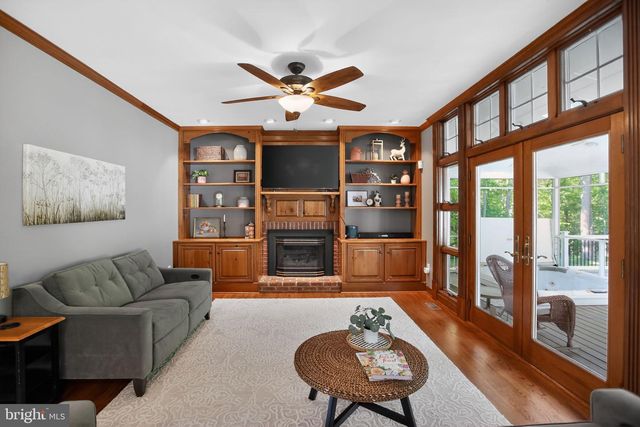 6921 BOND STREET, Saint Leonard, MD 20685