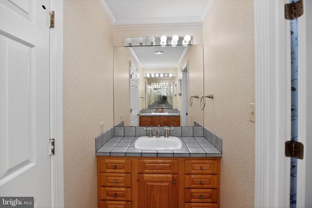 6921 BOND STREET, Saint Leonard, MD 20685