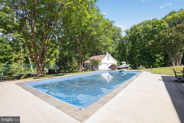 6921 BOND STREET, Saint Leonard, MD 20685