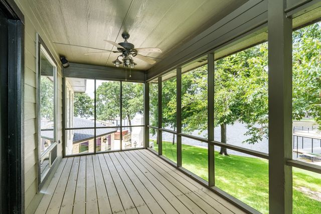 138 Redondo Drive, Gun Barrel City, TX 75156