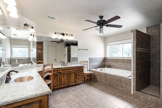 138 Redondo Drive, Gun Barrel City, TX 75156