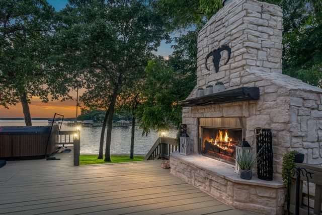 138 Redondo Drive, Gun Barrel City, TX 75156