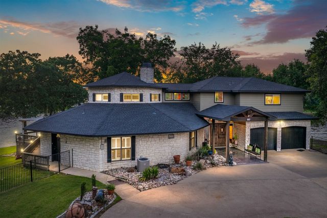138 Redondo Drive, Gun Barrel City, TX 75156