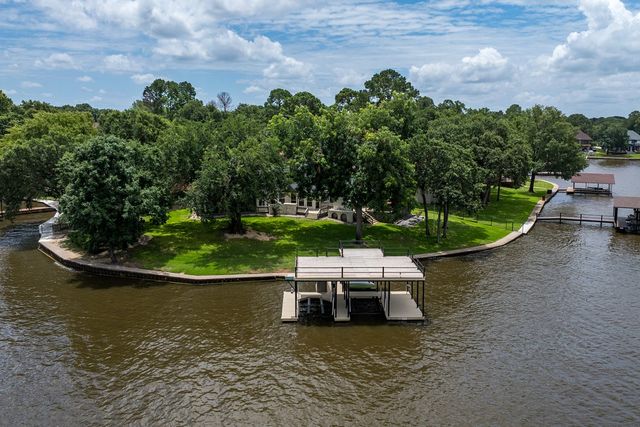 138 Redondo Drive, Gun Barrel City, TX 75156