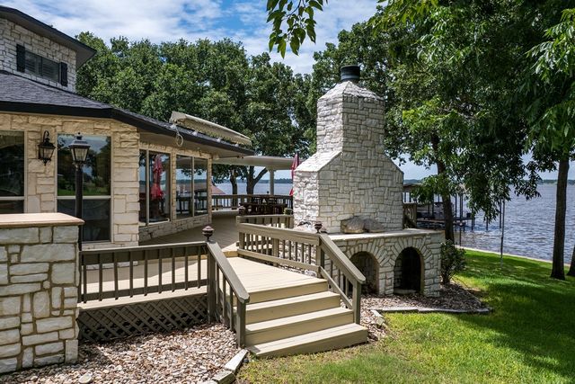 138 Redondo Drive, Gun Barrel City, TX 75156
