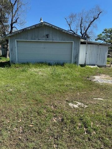 10 Tomahawk Street, Huntsville, TX 77320