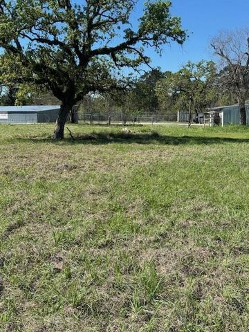 10 Tomahawk Street, Huntsville, TX 77320