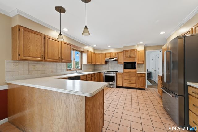 1 Stony Farm Lane, Brookfield, CT 06804