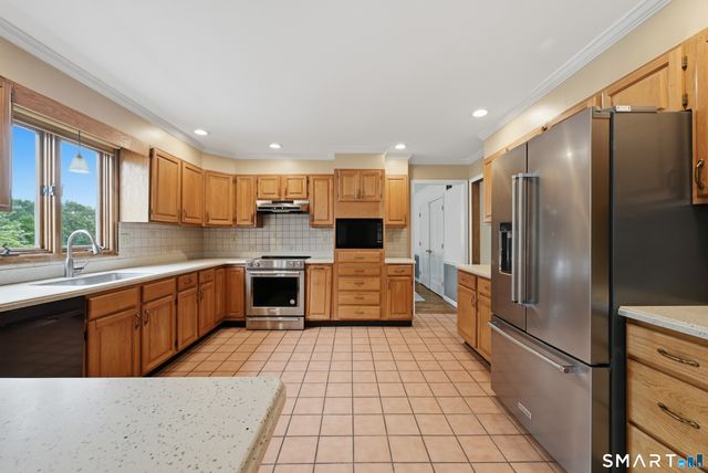 1 Stony Farm Lane, Brookfield, CT 06804