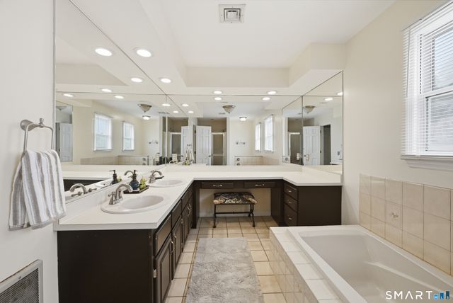 1 Stony Farm Lane, Brookfield, CT 06804