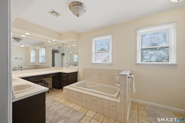 1 Stony Farm Lane, Brookfield, CT 06804