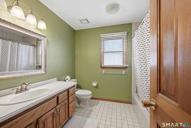 1 Stony Farm Lane, Brookfield, CT 06804