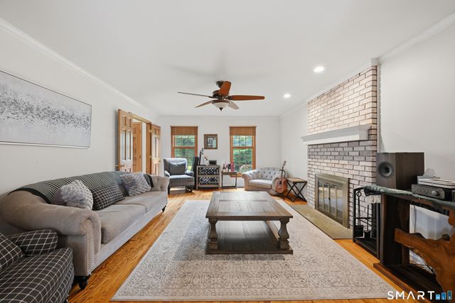 1 Stony Farm Lane, Brookfield, CT 06804